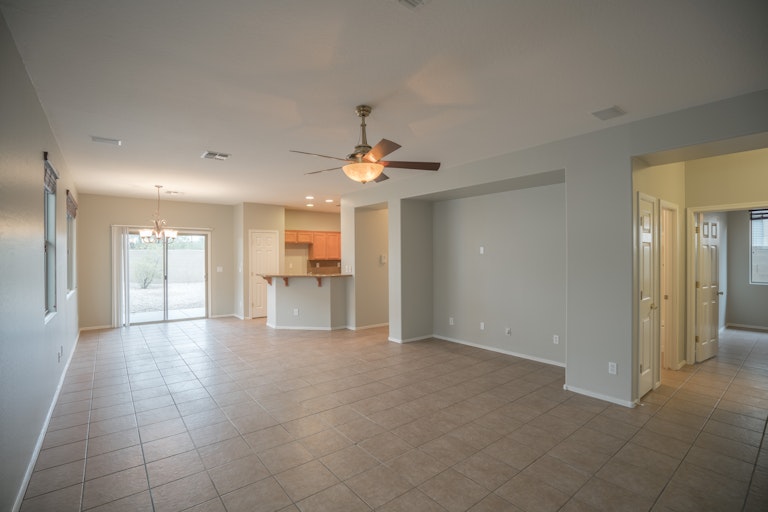 Photo 11 of 29 - 1740 W Twain Dr, Anthem, AZ 85086