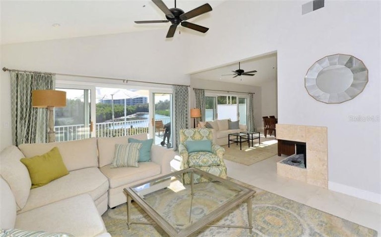 Photo 4 of 25 - 2204 Harbour Court Dr, Longboat Key, FL 34228
