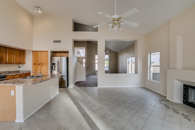 Photo 6 of 33 - 4006 N Copenhagen Dr, Avondale, AZ 85392