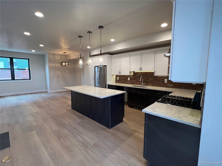Photo 14 of 39 - 5423 S Prince St Unit D, Littleton, CO 80120