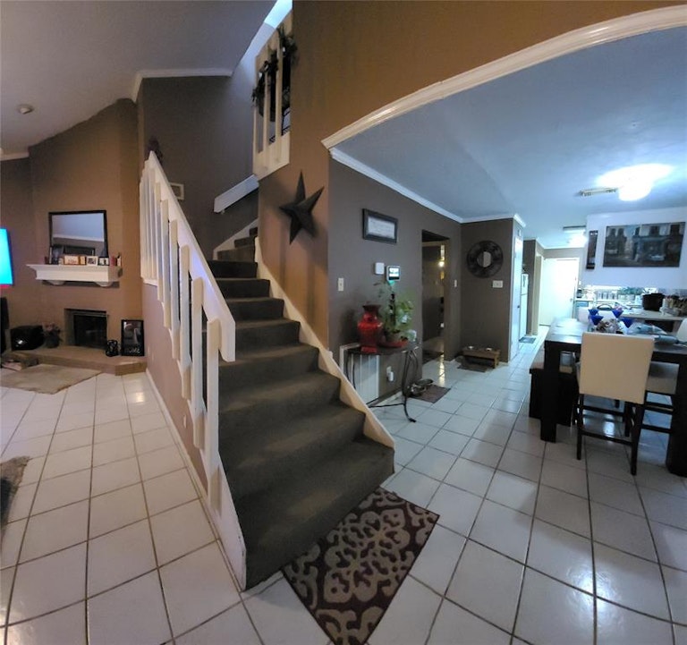 Photo 5 of 38 - 6450 Dellfern Dr, Houston, TX 77035