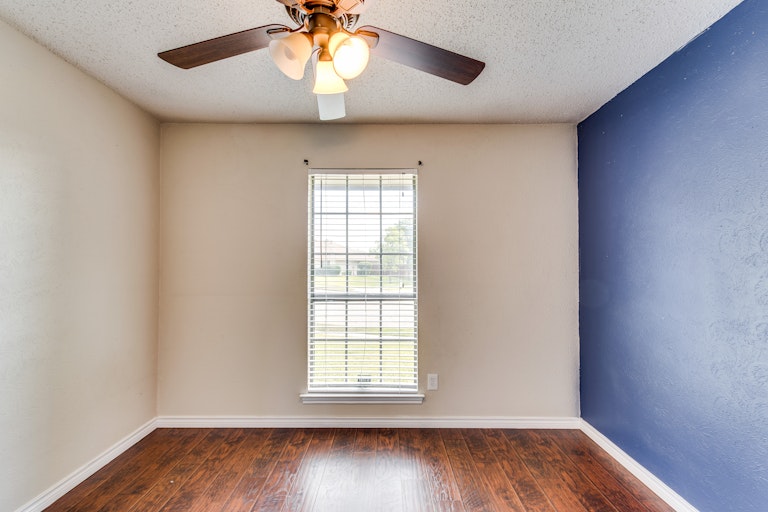 Photo 20 of 27 - 2507 Incline Dr, Carrollton, TX 75006