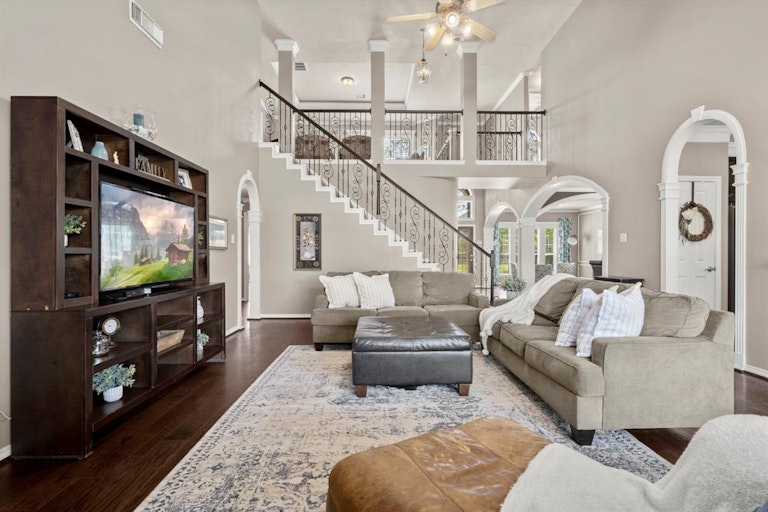 Photo 14 of 31 - 19119 Canyon Vista Ct, Tomball, TX 77377