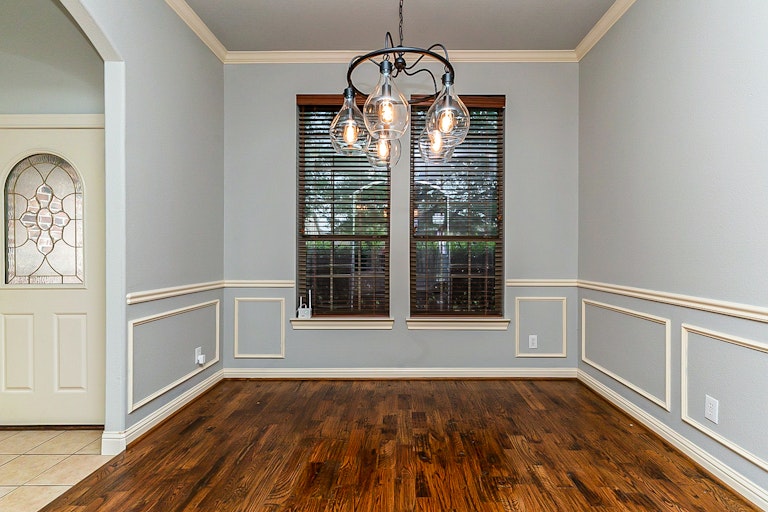 Photo 9 of 25 - 445 Chisholm Trl, Justin, TX 76247