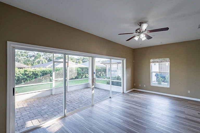 Photo 5 of 27 - 443 Sandestin Dr, Winter Haven, FL 33884