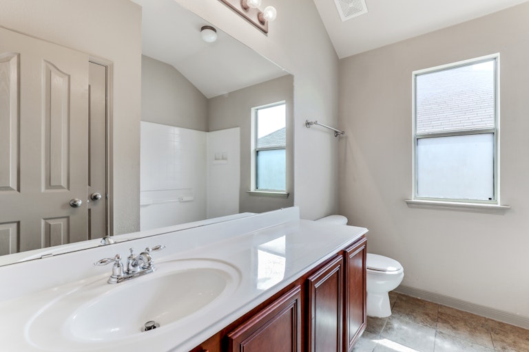 Photo 21 of 26 - 10613 Ambling Trl, Fort Worth, TX 76108