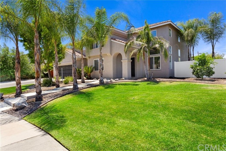 Photo 2 of 44 - 8215 Lantern Pl, Riverside, CA 92508