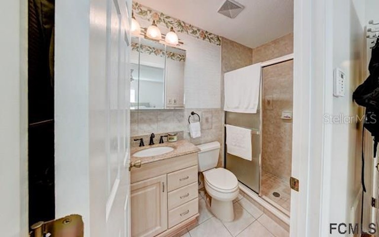 Photo 28 of 39 - 11 Crompton Pl, Palm Coast, FL 32137