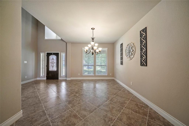 Photo 5 of 47 - 27390 Pendleton Trace Dr, Spring, TX 77386