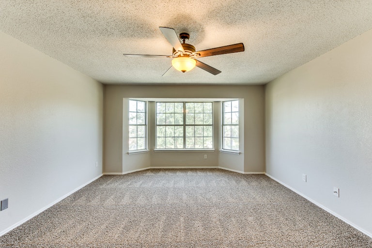 Photo 31 of 35 - 1011 Hanover Dr, Forney, TX 75126