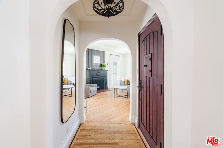 Photo 6 of 50 - 4649 Cartwright Ave, North Hollywood, CA 91602