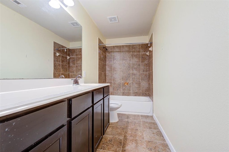 Photo 19 of 22 - 5647 Round Robin Dr, Katy, TX 77449