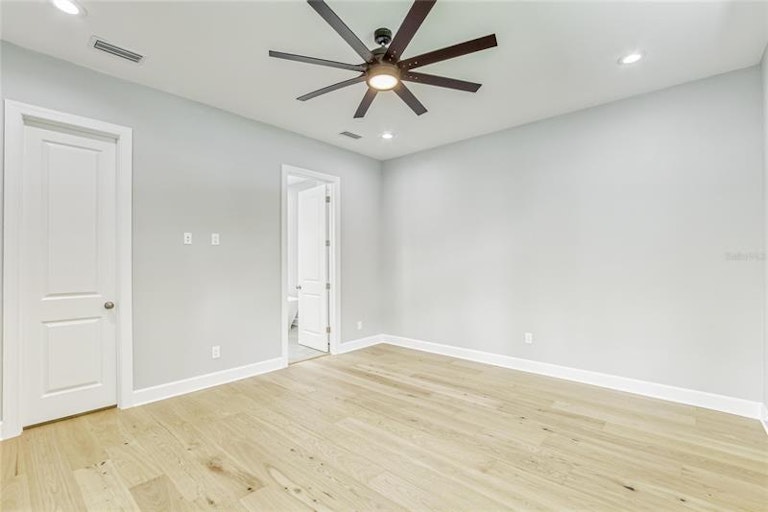 Photo 30 of 62 - 3108 W Cherokee Ave, Tampa, FL 33611