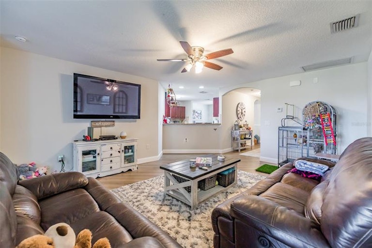 Photo 19 of 43 - 15429 Florida Breeze Loop, Wimauma, FL 33598