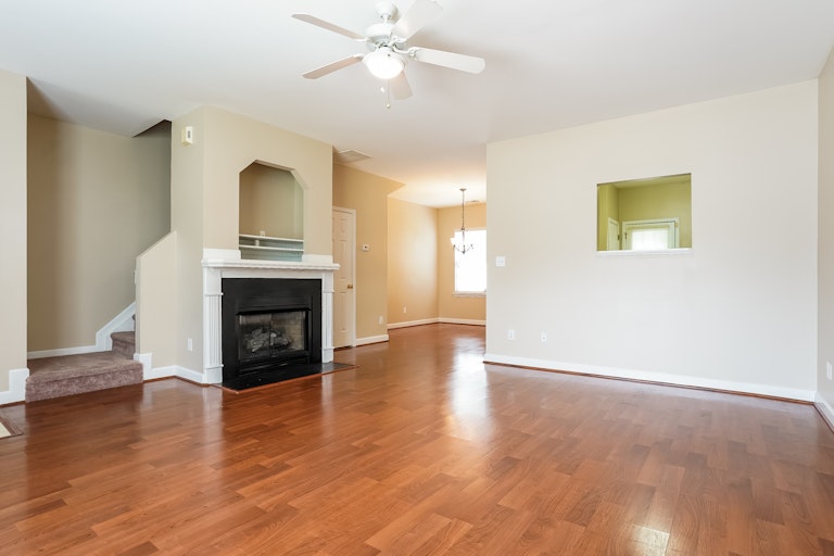 Photo 3 of 25 - 8302 Aspen Mountain Ct, Raleigh, NC 27616