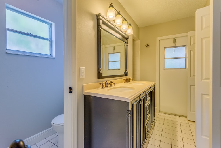Photo 15 of 28 - 3660 Oak Vista Ln, Winter Park, FL 32792