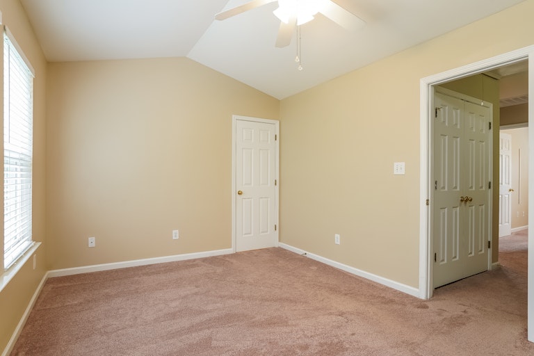 Photo 14 of 25 - 8302 Aspen Mountain Ct, Raleigh, NC 27616