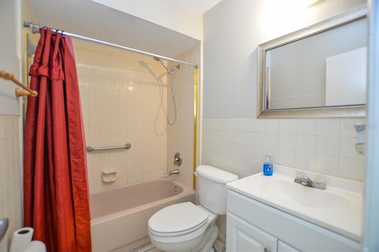 Photo 17 of 39 - 604 Deauville Ct, Kissimmee, FL 34758