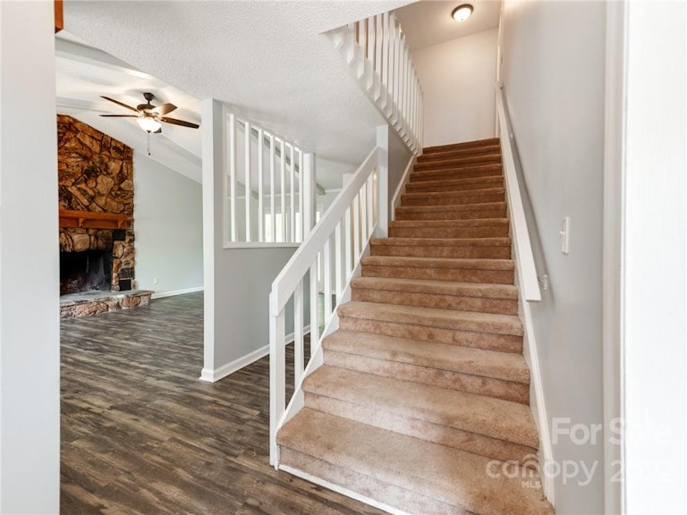 Photo 4 of 38 - 2654 Castle Hill Rd, Gastonia, NC 28052