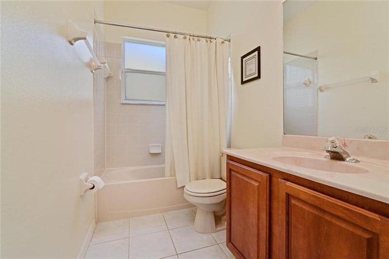 Photo 13 of 24 - 5401 Dahlia Reserve Dr, Kissimmee, FL 34758