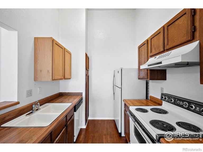 Photo 8 of 14 - 6705 S Field St #827, Littleton, CO 80128