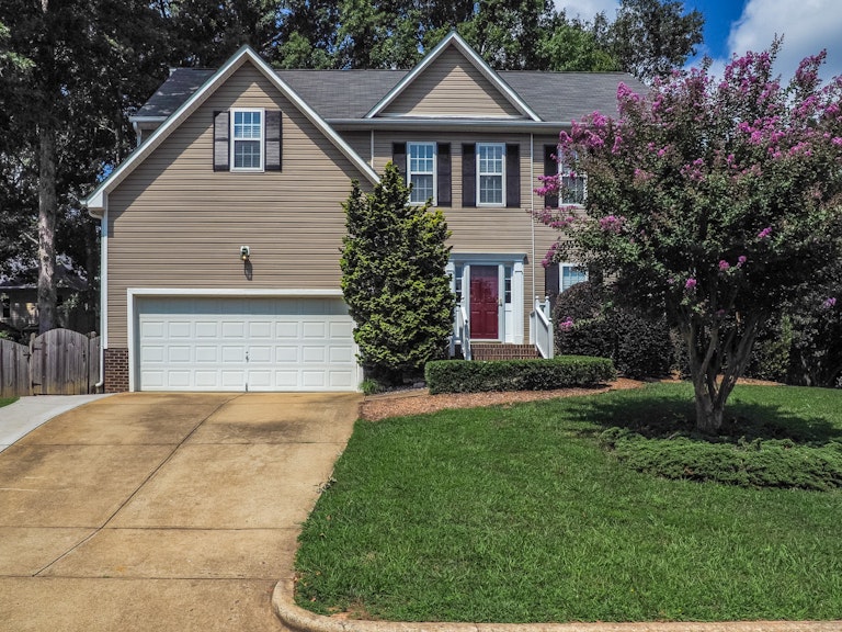 Photo 1 of 26 - 2610 Haventree Ct, Apex, NC 27502