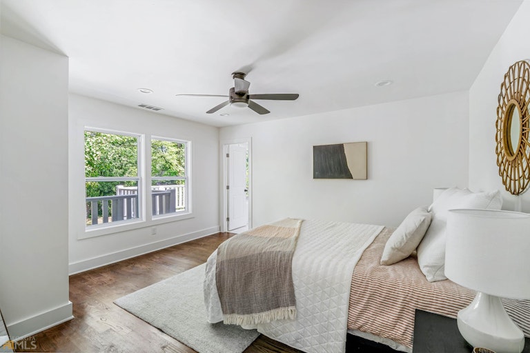 Photo 13 of 28 - 710 S Grand Ave NW, Atlanta, GA 30318