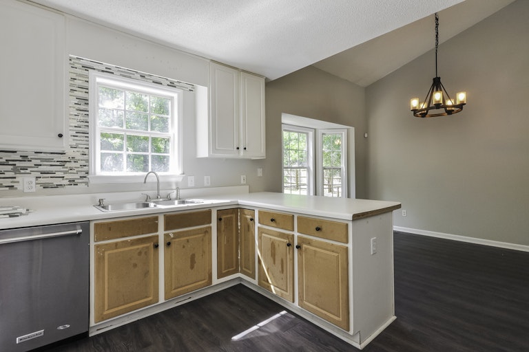 Photo 13 of 24 - 6925 Longridge Dr, Raleigh, NC 27603