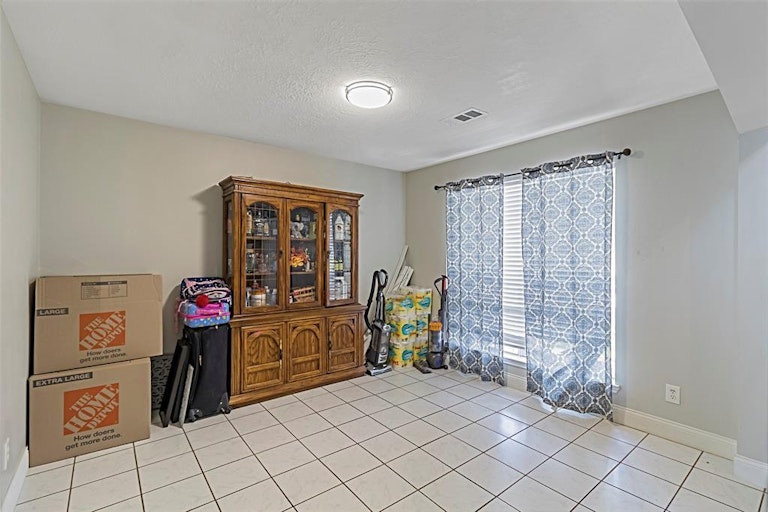 Photo 14 of 28 - 20035 Mason Creek Dr, Katy, TX 77449