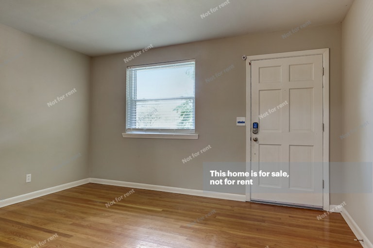 Photo 15 of 39 - 11332 Soforenko Dr, Jacksonville, FL 32218