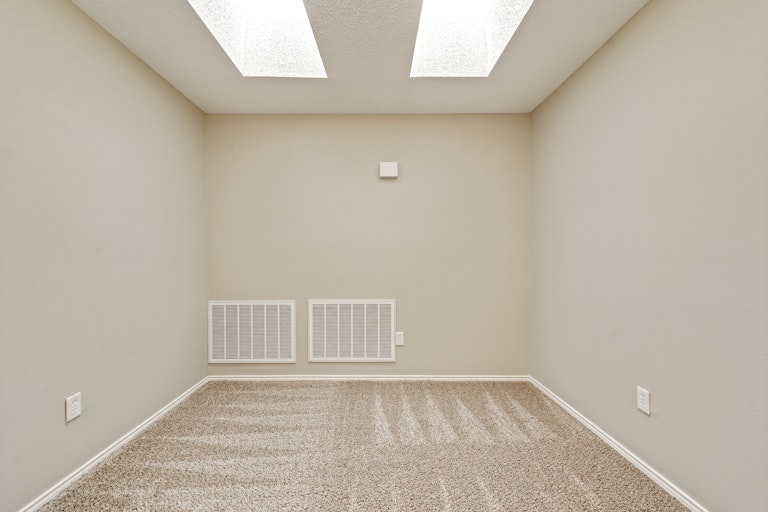 Photo 19 of 26 - 812 Pebble Ridge Dr, Lewisville, TX 75067