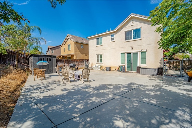 Photo 10 of 36 - 3982 Barbury Palms Way, Perris, CA 92571