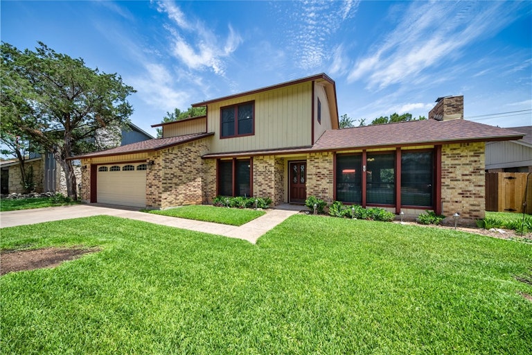 Photo 2 of 37 - 1501 Wilson Heights Dr, Austin, TX 78746