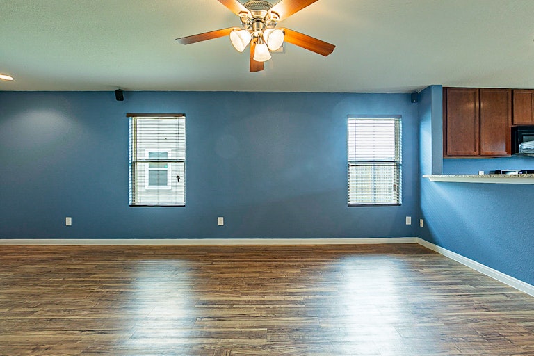 Photo 8 of 22 - 923 Salado Slough Ln, Rosenberg, TX 77471