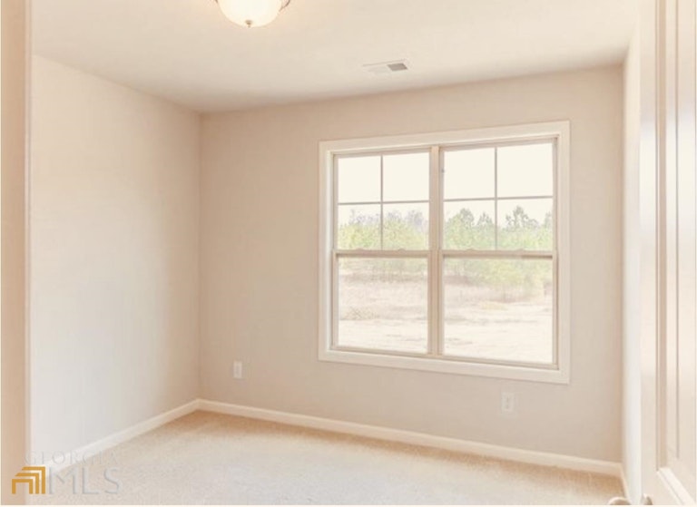 Photo 10 of 27 - 9927 Stretford Rd, Douglasville, GA 30135
