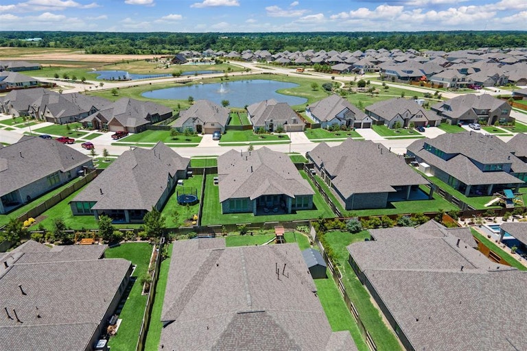 Photo 10 of 40 - 21426 Chestnut Rose Rd, Tomball, TX 77377