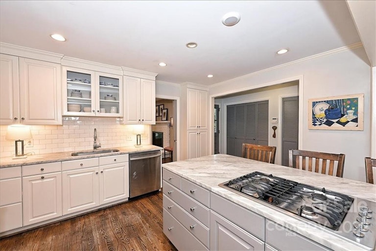 Photo 17 of 46 - 3100 Clarendon Rd, Charlotte, NC 28211