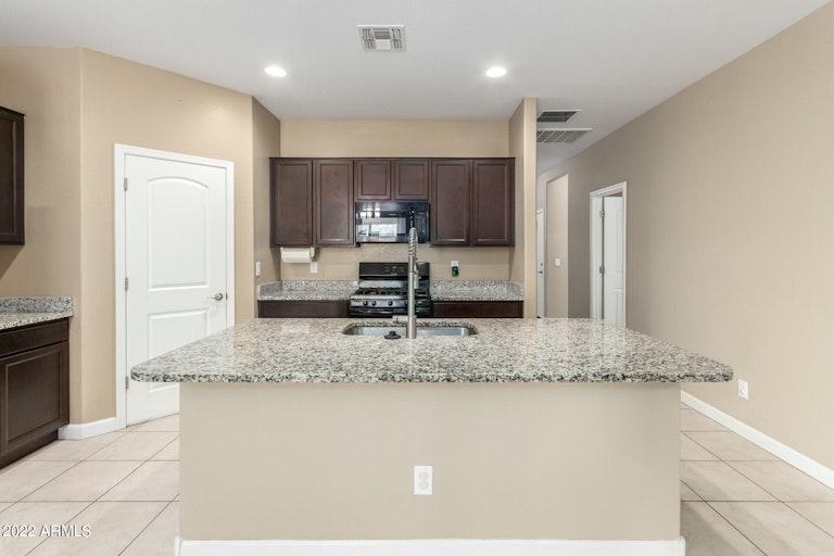 Photo 6 of 29 - 13542 W Remuda Dr, Peoria, AZ 85383