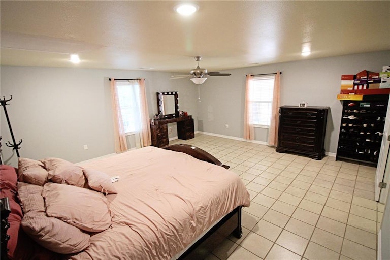 Photo 31 of 39 - 6539 Greenspan Ave, Dallas, TX 75232