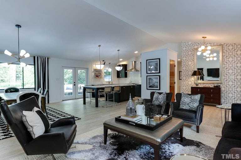 Photo 6 of 29 - 3016 Sylvania Dr, Raleigh, NC 27607
