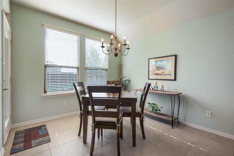 Photo 10 of 29 - 328 Turnstone Dr, Little Elm, TX 75068
