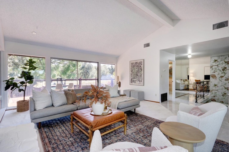 Photo 12 of 70 - 4040 Crondall Dr, Sacramento, CA 95864