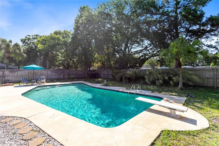 Photo 28 of 35 - 51 Partridge Cir, Winter Springs, FL 32708