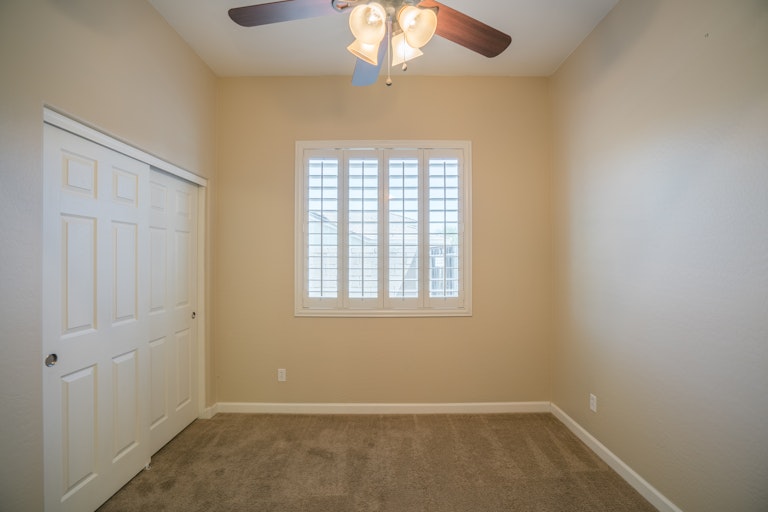 Photo 21 of 32 - 17618 W Desert Ln, Surprise, AZ 85388