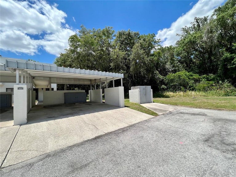 Photo 4 of 55 - 1823 Village Ct #1823, Mulberry, FL 33860