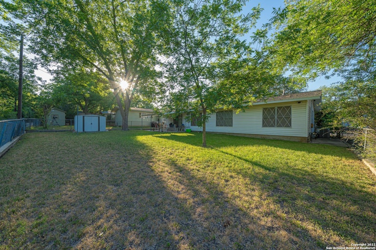 Photo 19 of 23 - 122 Fennel Dr, San Antonio, TX 78213