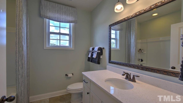 Photo 28 of 68 - 432 Bluffberry Way, Hillsborough, NC 27278