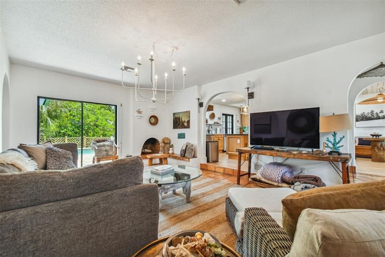 Photo 17 of 59 - 2101 River Ridge Dr, Sarasota, FL 34239