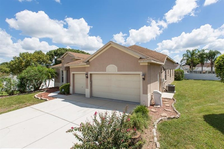 Photo 24 of 25 - 9118 Flagstick Ln, Hudson, FL 34667