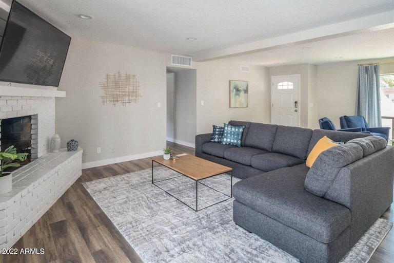 Photo 6 of 30 - 5530 E Dahlia Dr, Scottsdale, AZ 85254